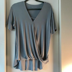 American Eagle Wrap V Neck Hi Low Tee (M)